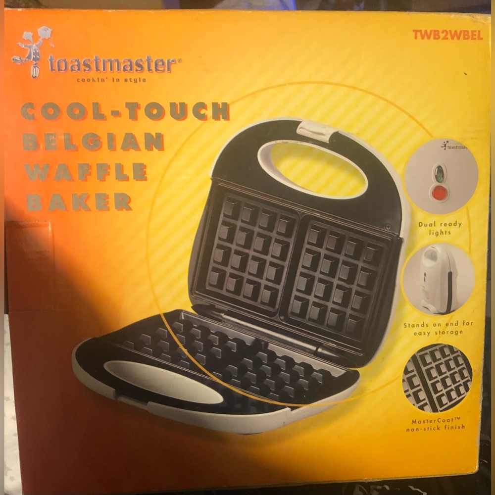 New Toastmaster Belgian Waffle Maker Cool Touch